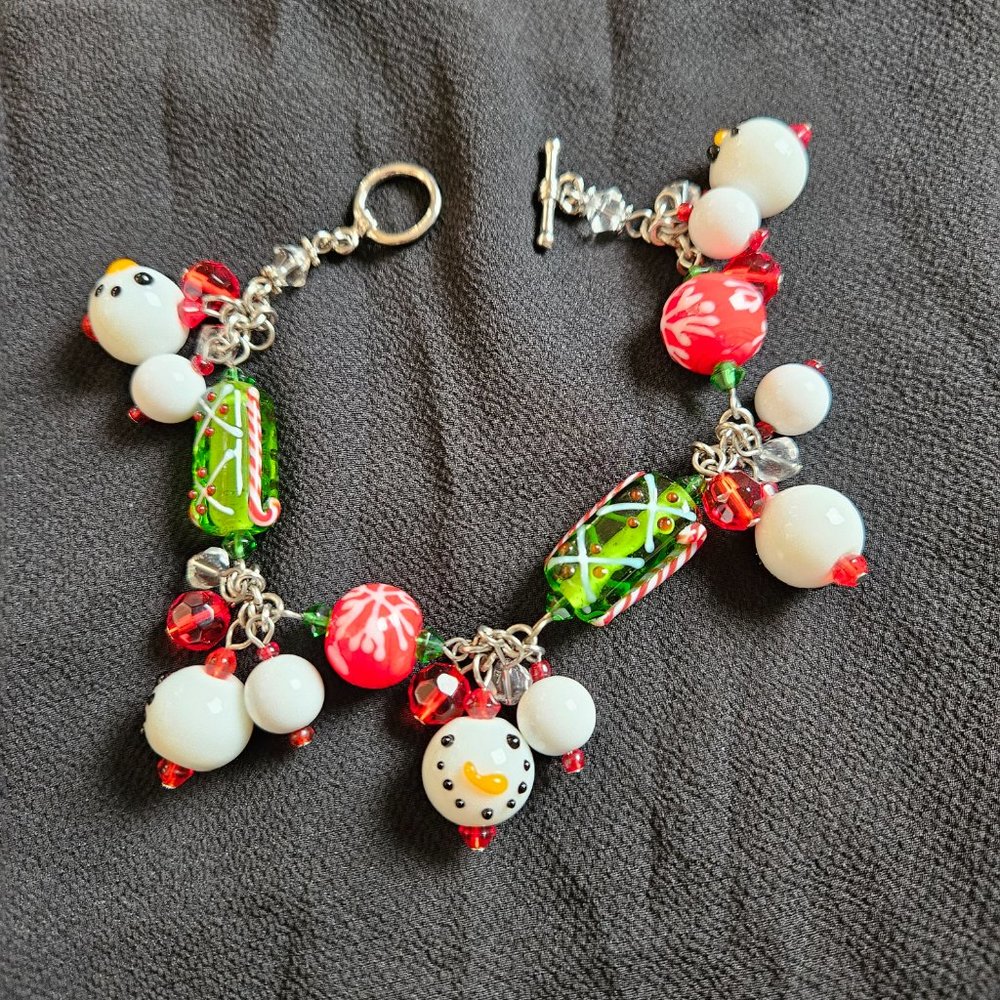 Christmas Holiday Glass Lampwork Bead Bracelet 8"